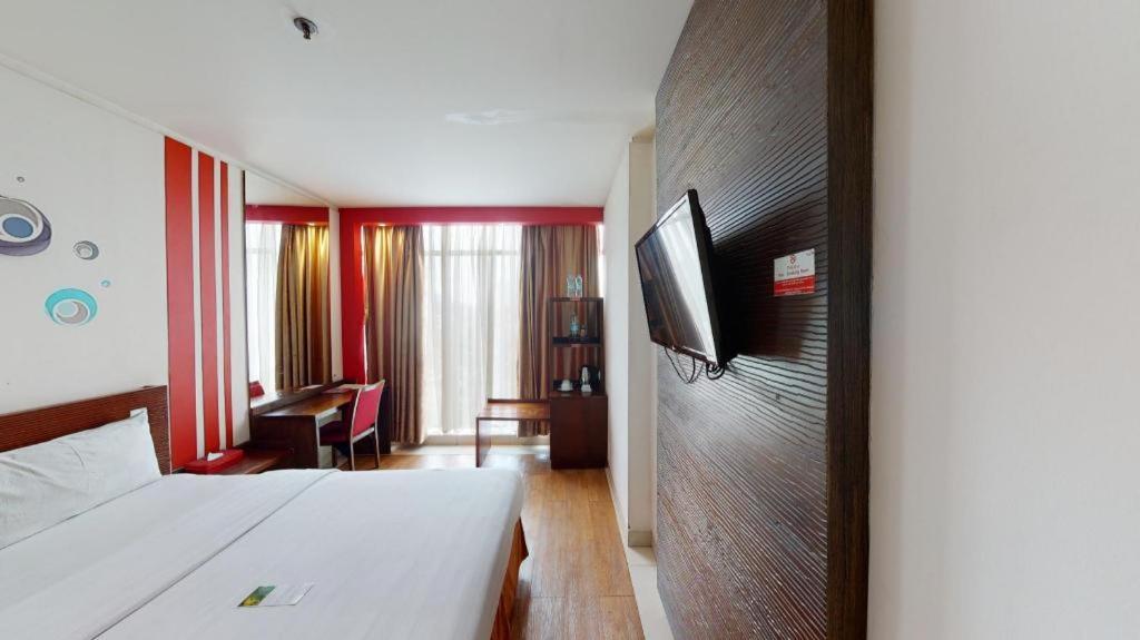 Redstar Hotel Джакарта Экстерьер фото
