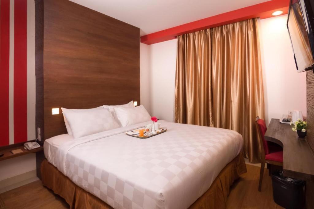 Redstar Hotel Джакарта Экстерьер фото