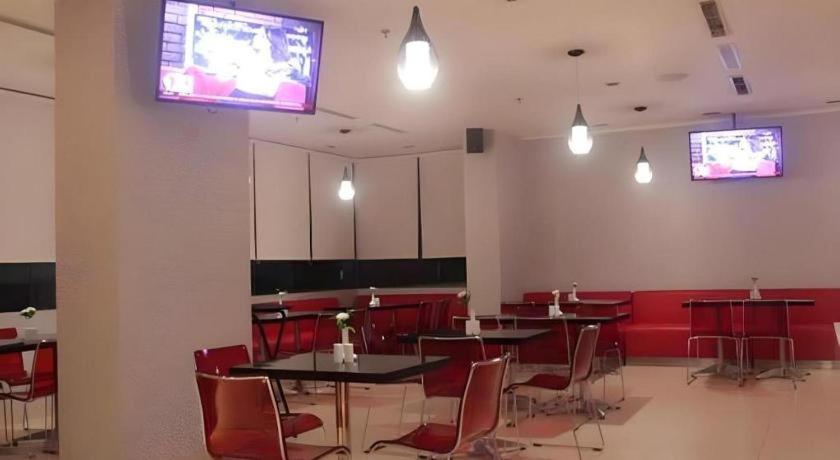 Redstar Hotel Джакарта Экстерьер фото