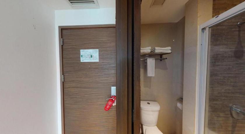Redstar Hotel Джакарта Экстерьер фото