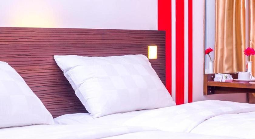 Redstar Hotel Джакарта Экстерьер фото